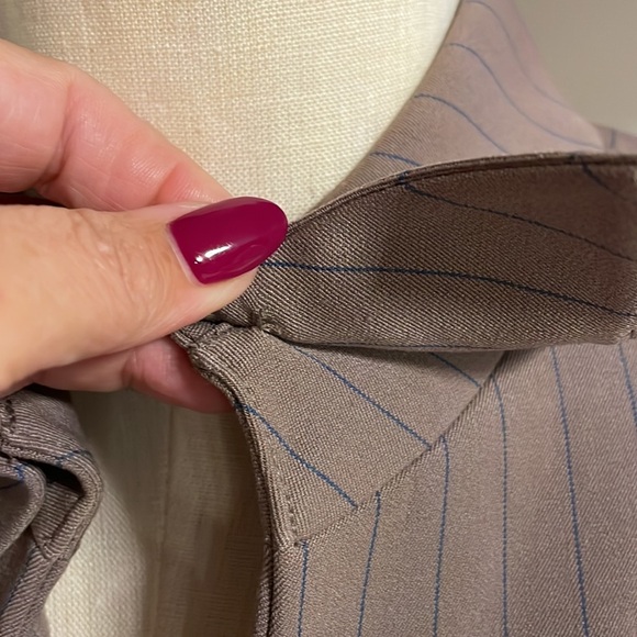DONNA GRAY women’s blue pin stripe on taupe blazer hidden 3 button down flap 10 - Picture 4 of 12